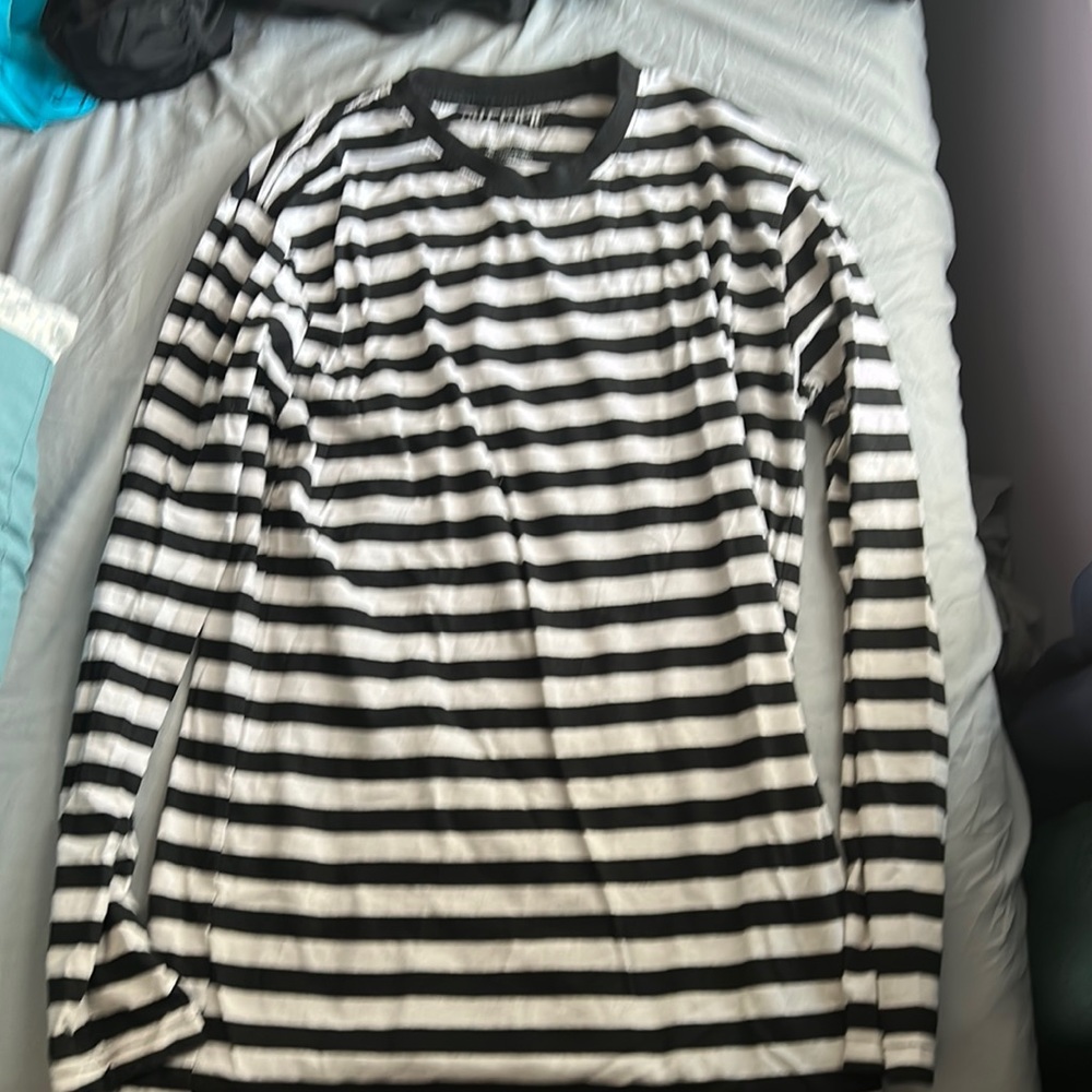 Long sleeve striped tshirt